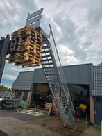 Stalen trap met bordes gegalv. Hoog 4.95mtr. Nob138, Doe-het-zelf en Verbouw, Ladders en Trappen, Ophalen, Zo goed als nieuw, 2 tot 4 meter