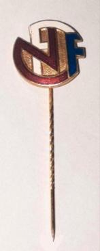 Vintage emaille steek speld Noorse Voetbalbond NFF, Verzamelen, Speldjes, Pins en Buttons, Ophalen of Verzenden, Zo goed als nieuw