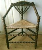 Antieke 3-potige stoel bewerkt hout met biezen zitting 86 cm, Ophalen
