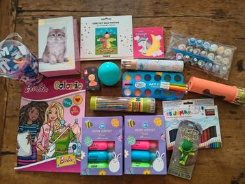 Speelgoed knutselen NIEUW potloden verf stiften tekeningen  beschikbaar voor biedingen