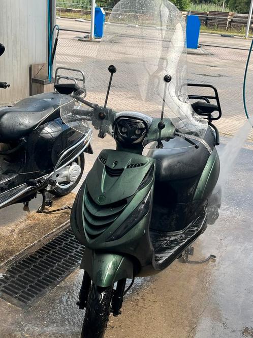 Piaggo zip 4t, Fietsen en Brommers, Scooters | Piaggio, Gebruikt, Zip, Maximaal 45 km/u, Benzine, Ophalen of Verzenden