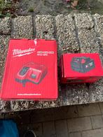 Milwaukee Acculader + accu  Nieuw in Doos, Ophalen of Verzenden, Nieuw