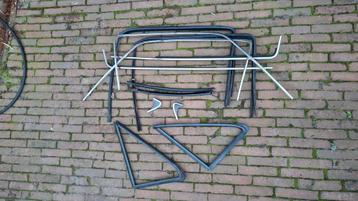 Golf mk2 spijlraam deur rubber met rvs strips zeer exclusief beschikbaar voor biedingen