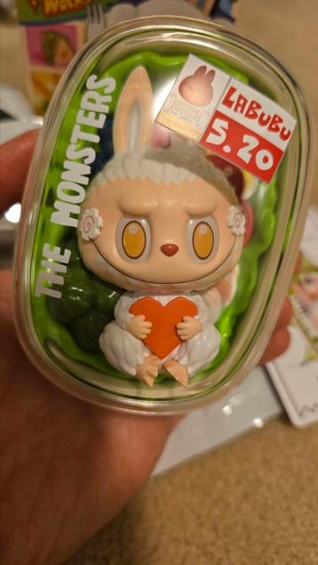 Popmart Wacky Mart Salad Labubu beschikbaar voor biedingen