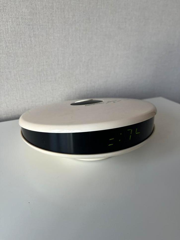 Te koop: vintage wekkerradio Grundig SonoClock 100 UFO, Audio, Tv en Foto, Radio's, Gebruikt, Overige typen, Ophalen of Verzenden
