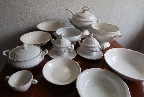Lot antiek servies 12 delen div. gemerkt, Antiek en Kunst, Curiosa en Brocante, Ophalen