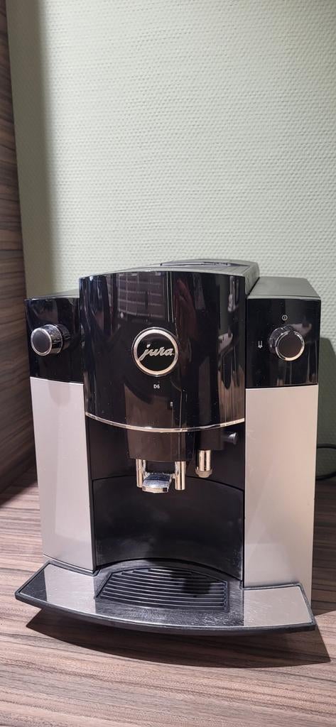 Jura  D6 koffiemachine /koffiezetapparaat, Witgoed en Apparatuur, Koffiezetapparaten, Ophalen, Gebruikt, 10 kopjes of meer, Koffiemachine