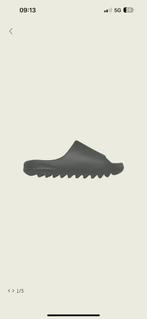 Adidas Yeezy Slide ‘Onyx’ 39 1/3, Kinderen en Volwassenen, Ophalen of Verzenden, Hout