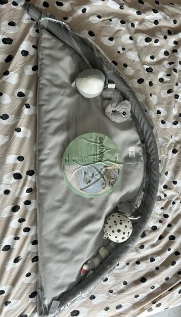 Done by deer speelkleed lichtgrijs beschikbaar voor biedingen