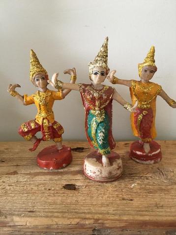 3 Filipijnse traditionele danseressen 7,50 beschikbaar voor biedingen