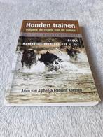 Arjen van Alphen - Met De Roedelmethode 1 - 9789038913780, Boeken, Gelezen, Honden, Ophalen of Verzenden, Arjen van Alphen; Francien Koeman