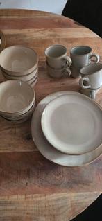 Servies - Borden, kommen, kopjes, Huis en Inrichting, Keuken | Servies, Ophalen, Gebruikt, Bord(en), Effen