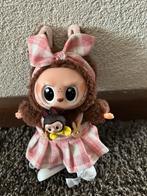 Mooi konijn met baby kleren en schoenen te koop, Ophalen of Verzenden, Zo goed als nieuw, Konijn