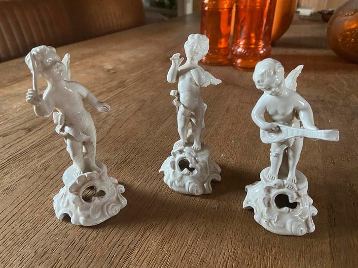 Set van 3 porseleinen Engeltjes, Antiek en Kunst, Kunst | Beelden en Houtsnijwerken, Ophalen of Verzenden