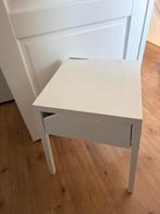 IKEA metalen witte nachtkastjes, Huis en Inrichting, Slaapkamer | Nachtkastjes, Ophalen, Minder dan 45 cm, Metaal of Aluminium