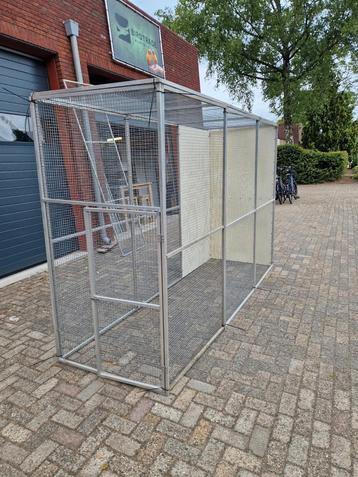 Aluminium voliere  beschikbaar voor biedingen