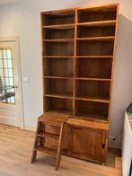 Boekenkast.  stroken, teak, met trappetje en onderdeurtjes, Met deur(en), 100 tot 150 cm, Teakhout, 50 tot 75 cm