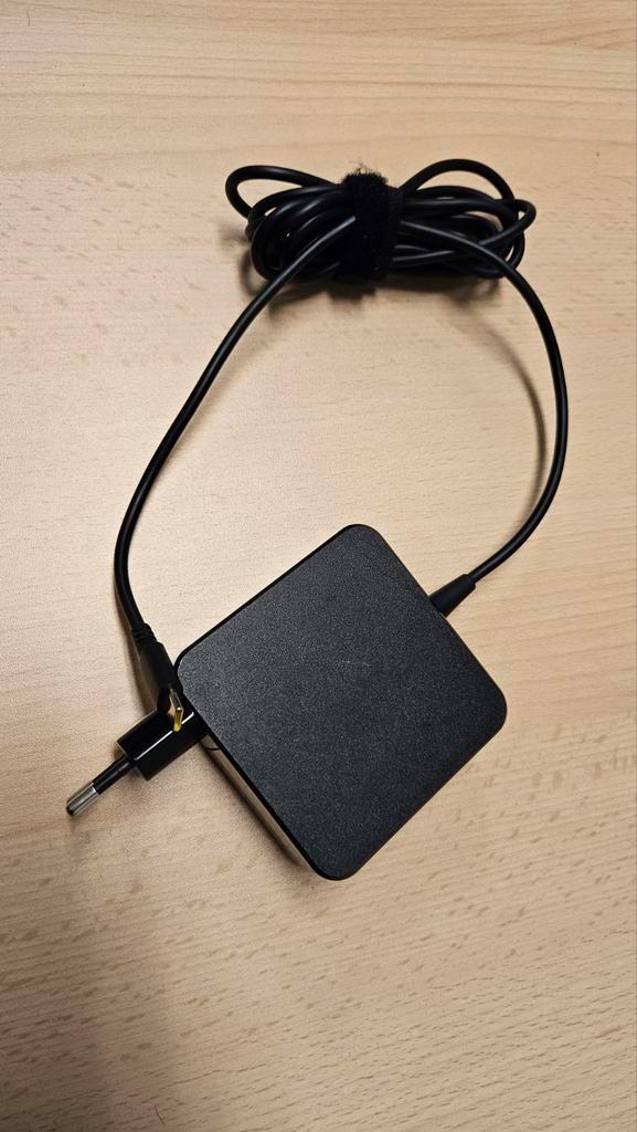 USB-C Laptoplader 65W – Geschikt voor MacBook Pro & andere, Computers en Software, Laptop-opladers, Zo goed als nieuw, Ophalen of Verzenden