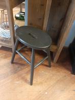 Vintage zwart houten kruk, Ophalen, Gebruikt, Hout