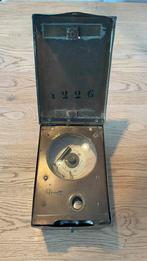 Antieke duivenklok, "Duivensport Geschiedenis", Ophalen