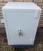 Uitstekende en zeer inbraakwerende kluis, Huis en Inrichting, Brandblussers en Brandkasten, Ophalen, Zo goed als nieuw