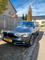 BMW 1-Serie 116I 100KW 5DR 2013 Grijs, Auto's, BMW, 1-Serie, Euro 5, USB, Zwart