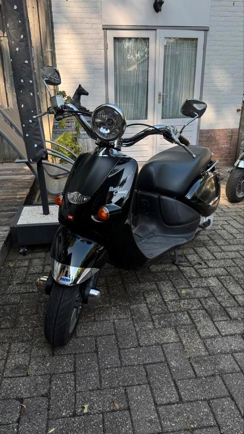 Aprilia mojito custom, Fietsen en Brommers, Scooters | Aprilia, Zo goed als nieuw, Mojito of Habana, Maximaal 25 km/u, Tweetakt