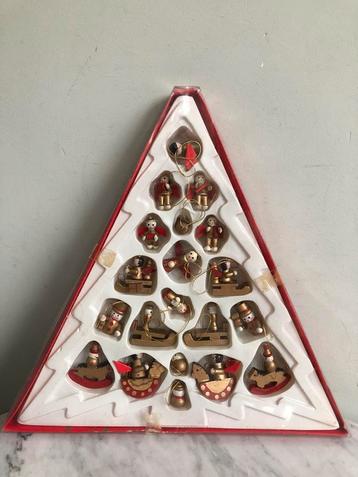 20 Vintage houten kerstboom figuurtjes in doos beschikbaar voor biedingen