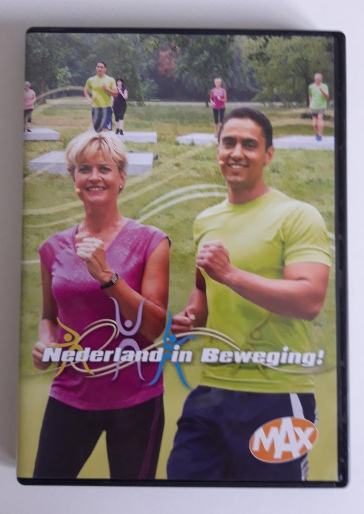 DVD NEDERLAND IN BEWEGING NU: € 2,50 !!, Voetbal, Alle leeftijden, Ophalen of Verzenden, Zo goed als nieuw