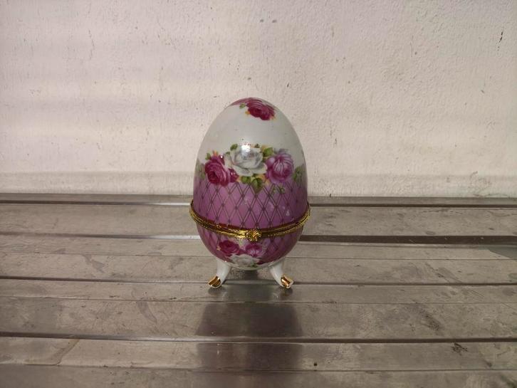 Porcelein Faberge style ei, grote uitvoering, kalkoen ei, Antiek en Kunst, Curiosa en Brocante, Ophalen of Verzenden
