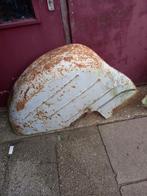 te koop twee spatborden van een Fordson Dexta, Ophalen