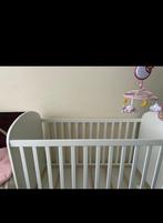 Wit houten babybedje, Kinderen en Baby's, Kinderkamer | Complete kinderkamers, Ophalen, Zo goed als nieuw, Jongetje of Meisje