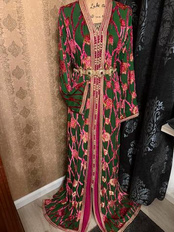 Takchita nieuw  maat S-M-L  beschikbaar voor biedingen