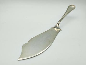Antieke massief zilveren visschep met parelrand uit 1920 beschikbaar voor biedingen