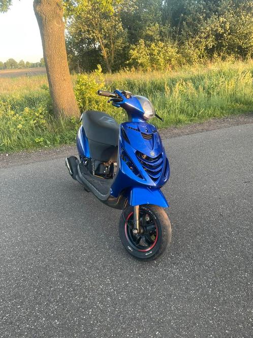 Zip 172 ac brom, Fietsen en Brommers, Scooters | Piaggio, Zo goed als nieuw, Zip, Ophalen