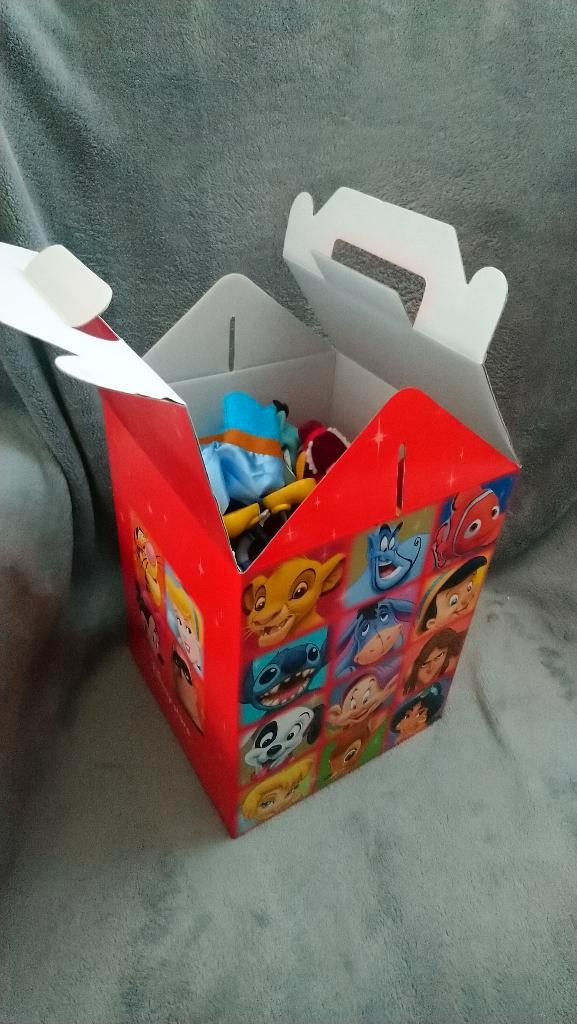 Verzamelen: Doos met Disneyfiguren (20 x 20), Verzamelen, Disney, Zo goed als nieuw, Beeldje of Figuurtje, Overige figuren, Ophalen of Verzenden