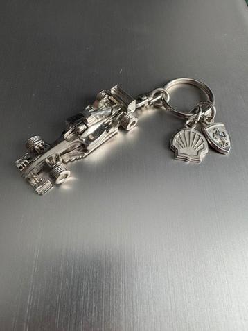 Ferrari shell sleutelhanger beschikbaar voor biedingen