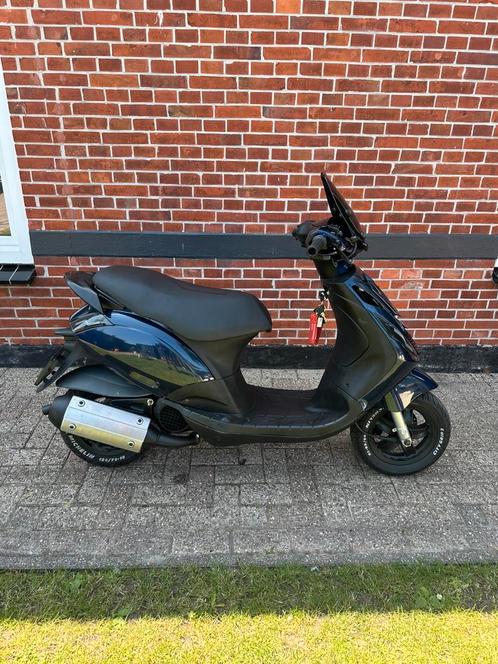 Piaggio Zip 125cc - Brom / SM06, Fietsen en Brommers, Scooters | Piaggio, Zo goed als nieuw, Zip, Ophalen