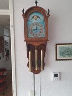 Eikenhouten Hangklok met Maanmotief, Antiek en Kunst, Antiek | Klokken, Ophalen