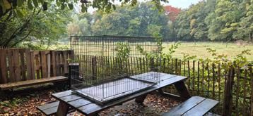 Ruime hondenbench 70 x 110 x 75 (lxbxh) beschikbaar voor biedingen