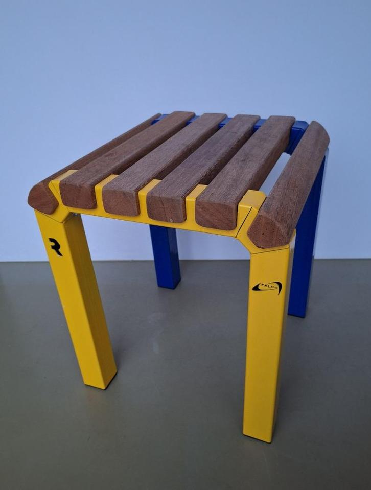 Falco straat-meubilair hocker kruk uniek ontwerp v Randrock, Huis en Inrichting, Krukjes, Zo goed als nieuw, Hout, Ophalen of Verzenden