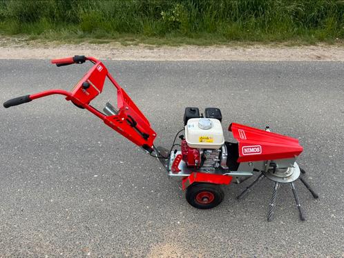 Nimos mug 2 onkruidborstel machine borstelmachine HONDA, Tuin en Terras, Hand-tuingereedschap, Gebruikt, Overige soorten, Ophalen