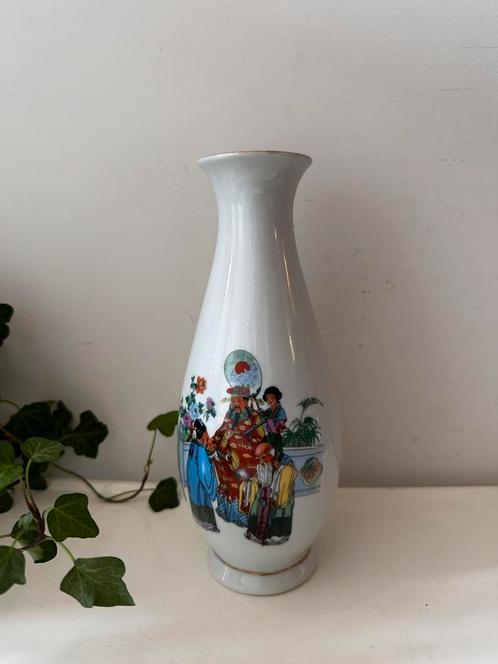 Porseleinen vintage chinese vaas, Antiek en Kunst, Antiek | Vazen, Ophalen of Verzenden