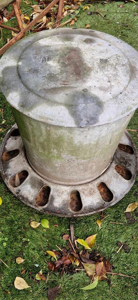 Originele kippenvoerbak van zink (brocante), Tuin en Terras, Vogelhuisjes en Vogelbaden, Gebruikt, Ophalen of Verzenden