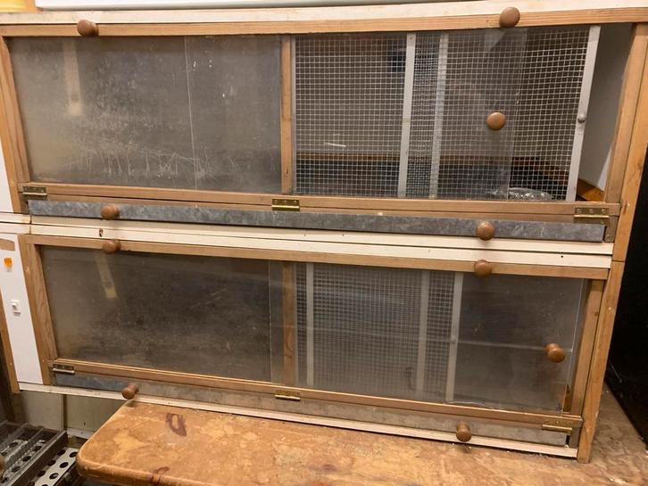 2 grote HEKA opfokhokken, Dieren en Toebehoren, Pluimvee | Toebehoren, Gebruikt, Broedmachine, Ophalen of Verzenden