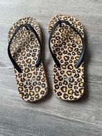 Leuke slippers met luipaardprint maat 39, Ophalen, Gedragen, Beige, Slippers