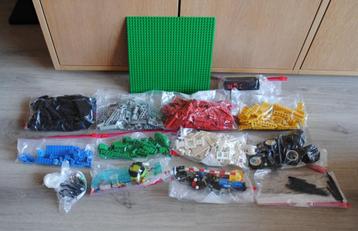 Lego diverse kleuren (stenen, banden, dieren etc.) - vintage beschikbaar voor biedingen
