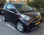 Toyota IQ 1.0 BJ; 2011 km; 122.117, Auto's, 4 stoelen, Leder en Stof, Origineel Nederlands, Overige kleuren