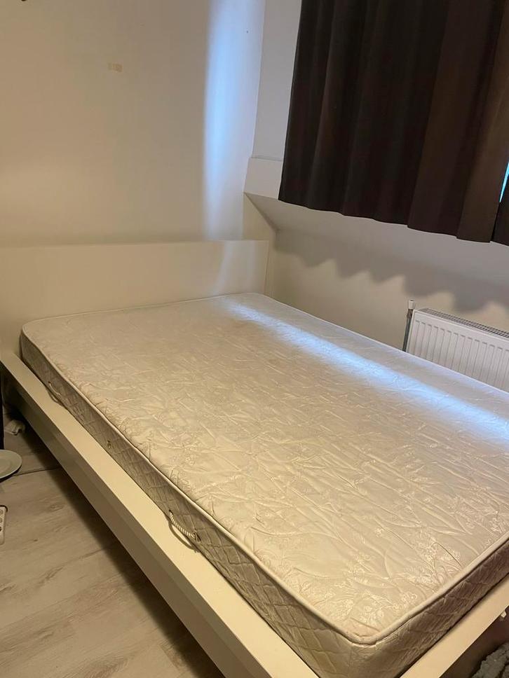 MALM bed ikea + matras 140x200 (Utrecht), Huis en Inrichting, Slaapkamer | Bedden, Gebruikt, Tweepersoons, 140 cm, Hout, Wit, Ophalen