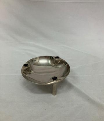 Schaal voor kandelaren beschikbaar voor biedingen